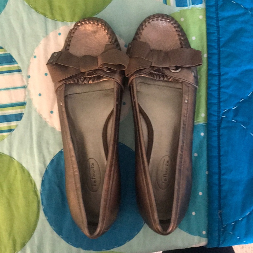 Brown Metallic Flats